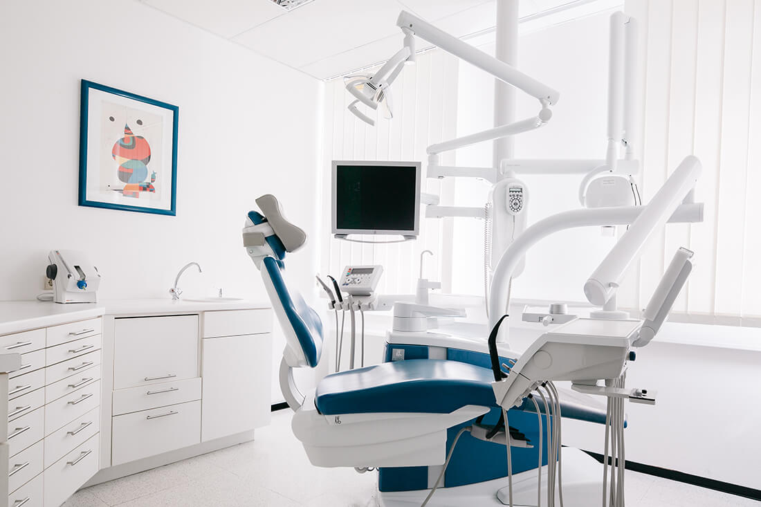 Zahnarzt Ulm - Dr. Wachter - Sanfte Zahnheilkunde - Praxis Behandlungszimmer