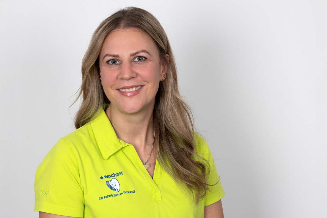 Team - Zahnarzt Ulm - Zahnarztpraxis Dr. Werner Boch - Mitarbeiterin Frau Brauchle