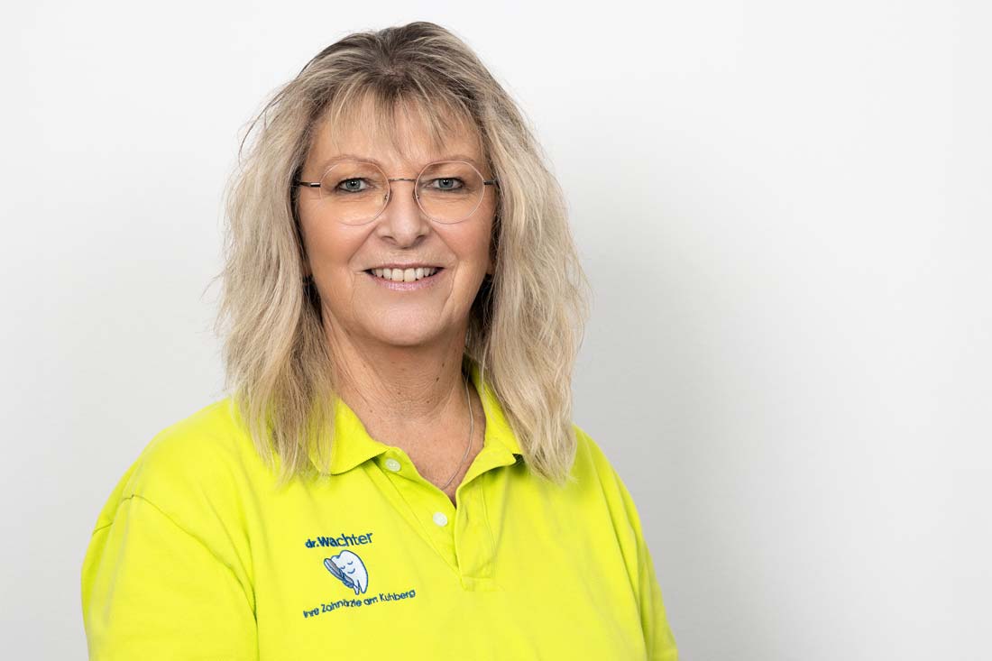 Team - Zahnarzt Ulm - Zahnarztpraxis Dr. Werner Boch - Mitarbeiterin Frau Haug